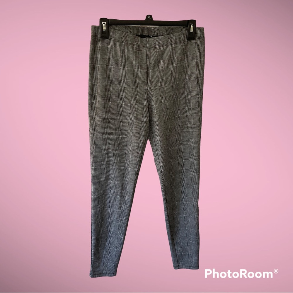 Bundle Of Two F21 Plad Trendy Pants Size Medium